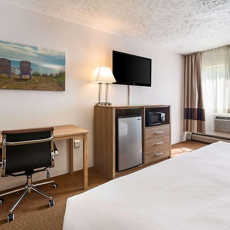 Quality Inn Petoskey-Harbor Springs Екстер'єр фото