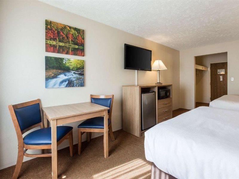 Quality Inn Petoskey-Harbor Springs Екстер'єр фото