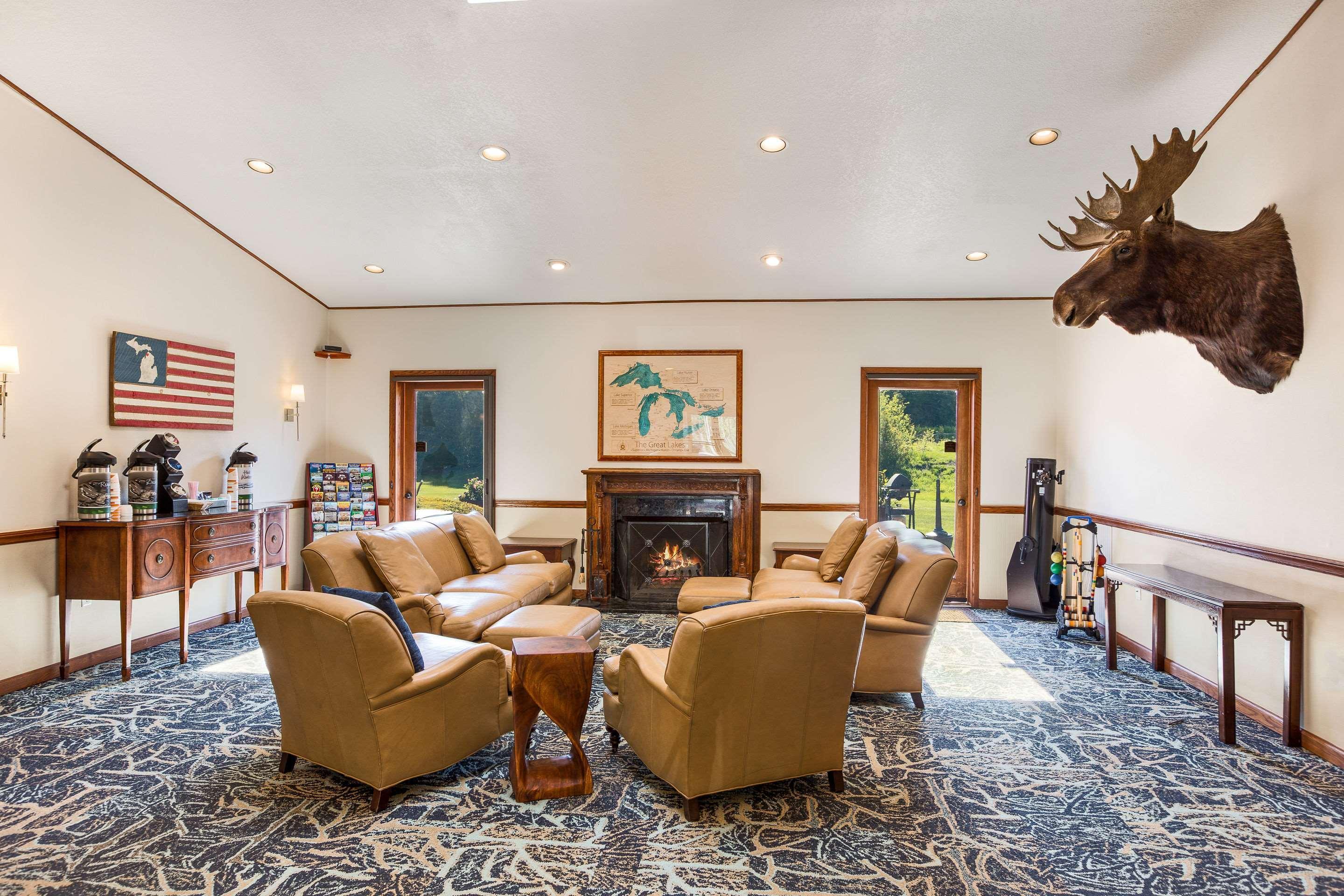 Quality Inn Petoskey-Harbor Springs Екстер'єр фото