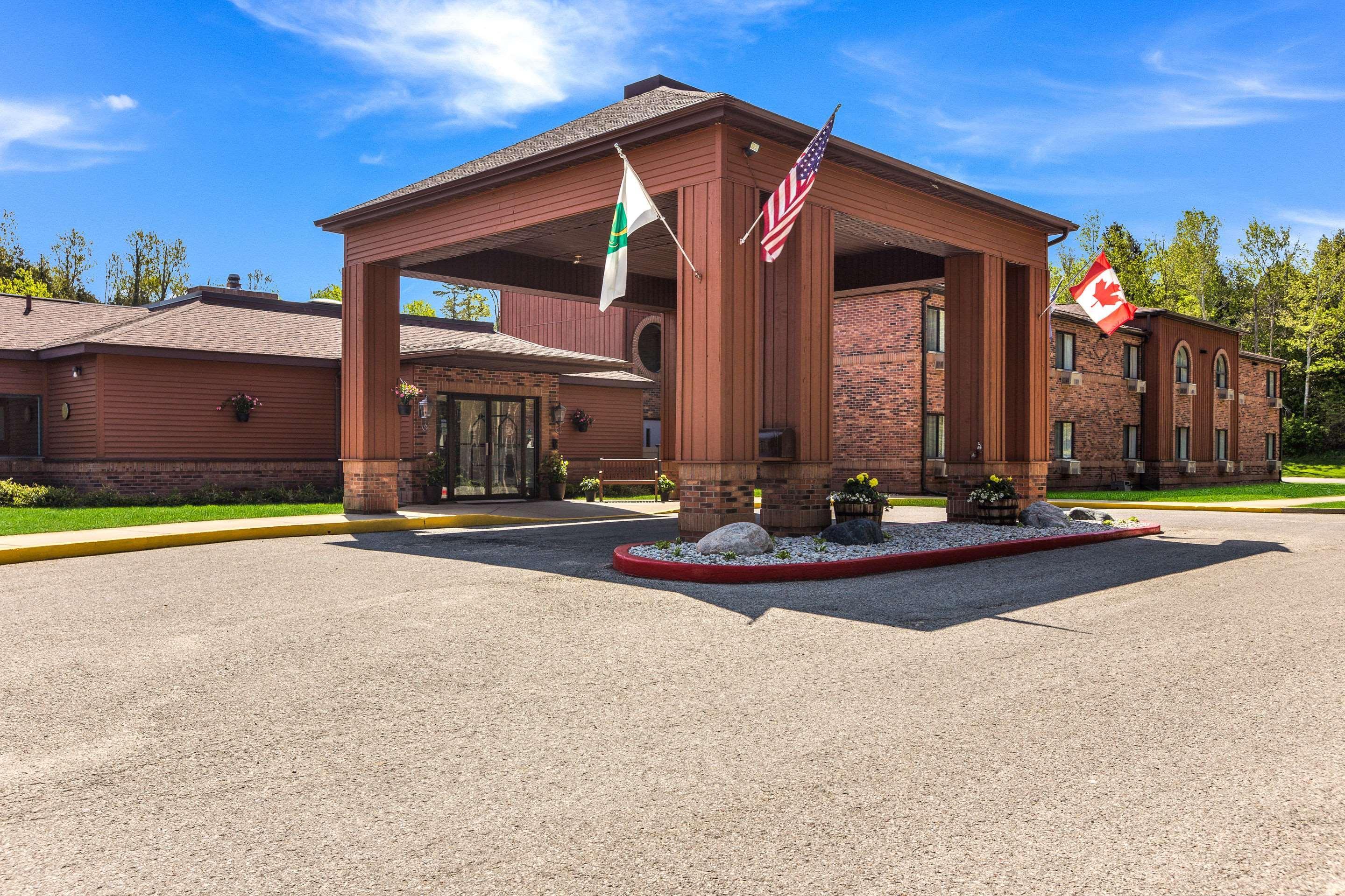 Quality Inn Petoskey-Harbor Springs Екстер'єр фото