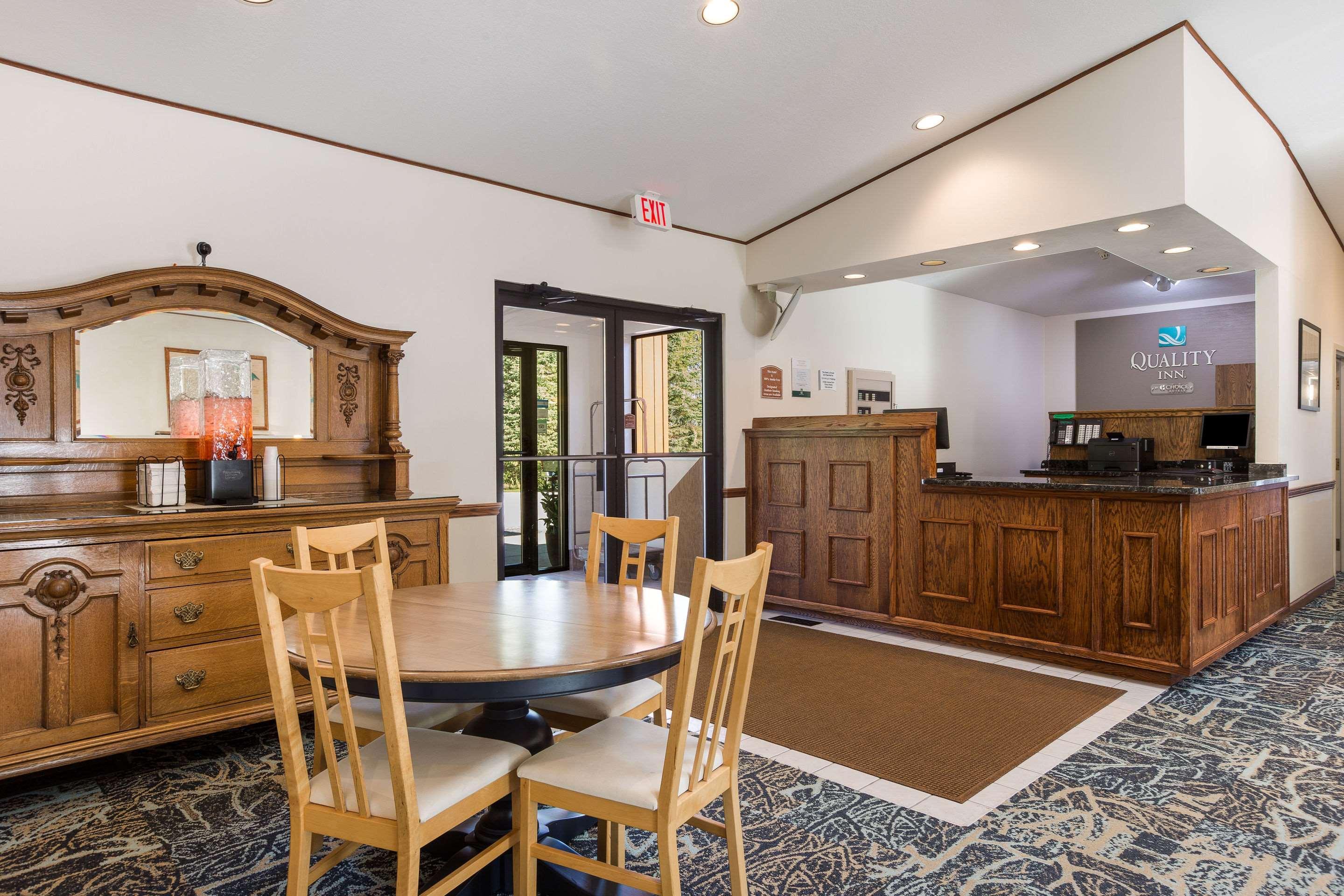 Quality Inn Petoskey-Harbor Springs Екстер'єр фото