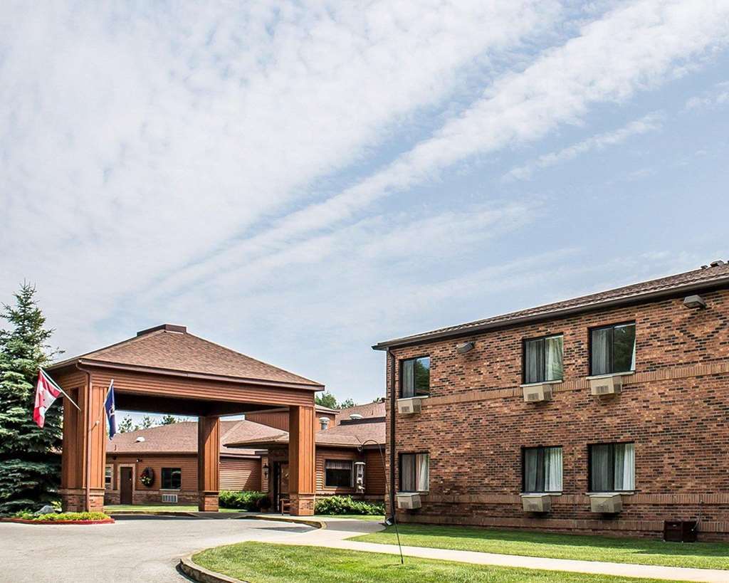 Quality Inn Petoskey-Harbor Springs Екстер'єр фото